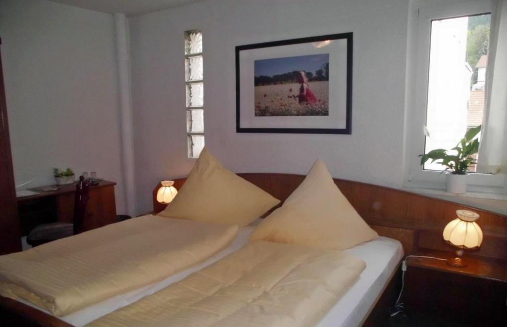Hotel Garni Am Thueringer Klosstheater Friedrichroda Quarto foto