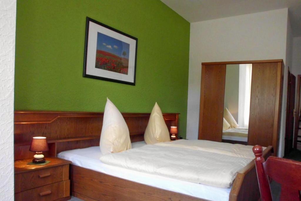 Hotel Garni Am Thueringer Klosstheater Friedrichroda Quarto foto