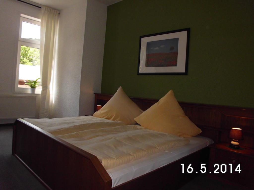 Hotel Garni Am Thueringer Klosstheater Friedrichroda Quarto foto